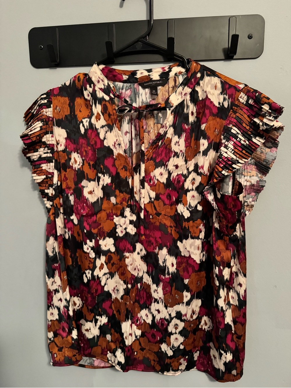 Banana Republic Floral Tie-Neck Ruffle Sleeve Blouse - Magenta, Rust, Black